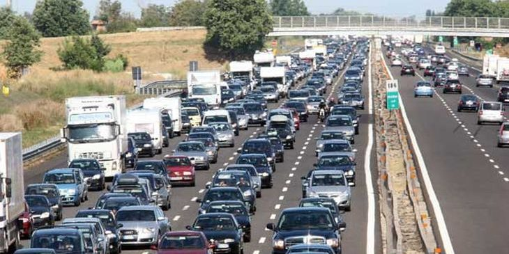 Esodo di auto sull'autostrada